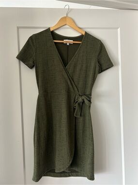 Madewell | Olive Wrap-Style Short Sleeve Dress